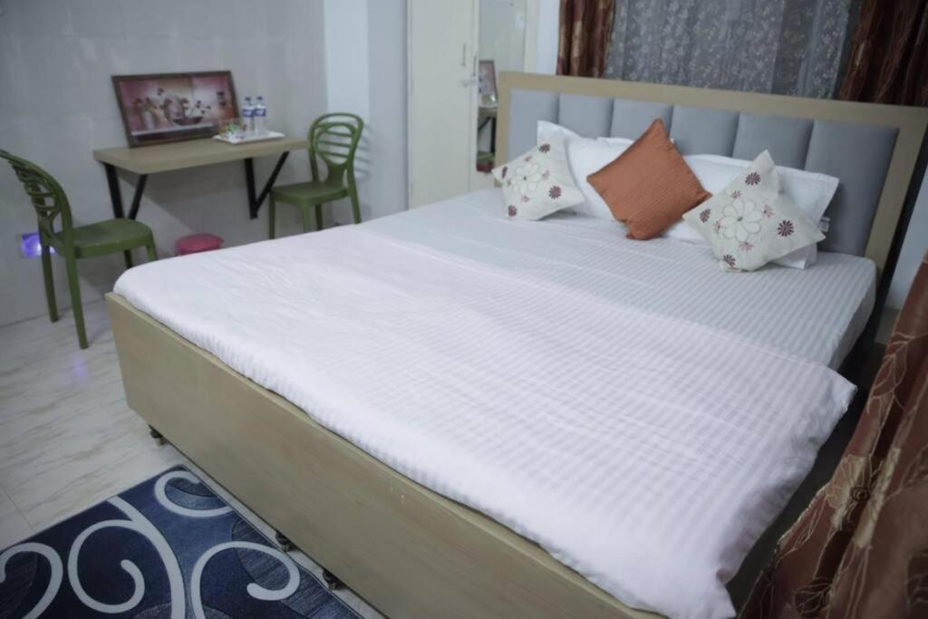 Villa Shivdwelling à Ujjain Extérieur photo