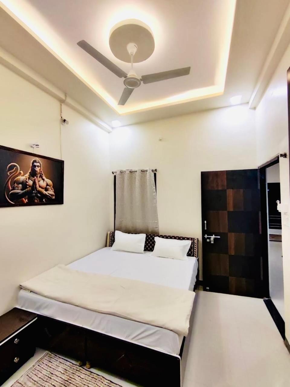 Villa Shivdwelling à Ujjain Extérieur photo