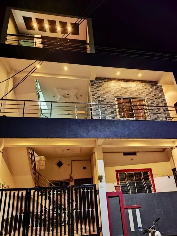 Villa Shivdwelling à Ujjain Extérieur photo