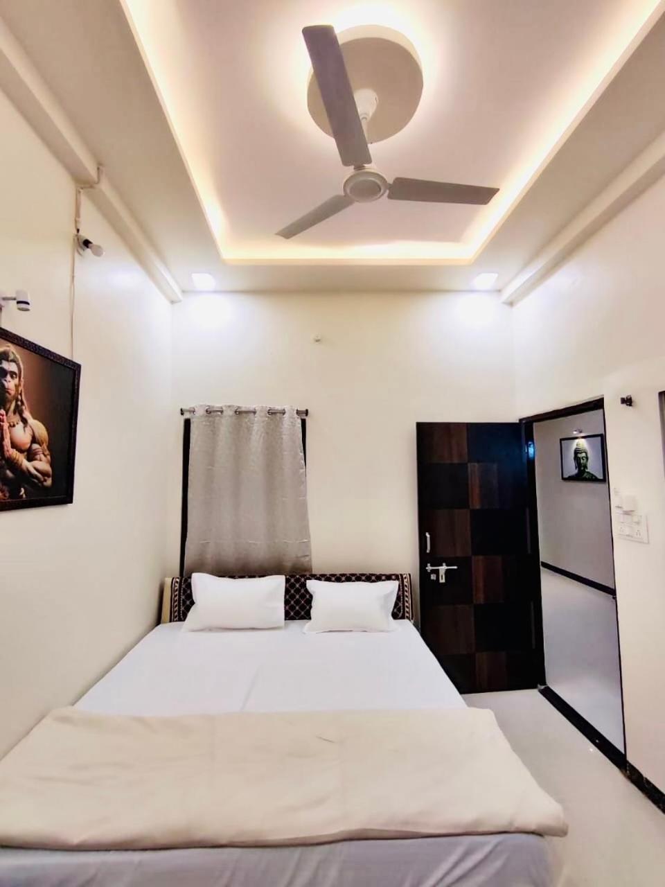 Villa Shivdwelling à Ujjain Extérieur photo