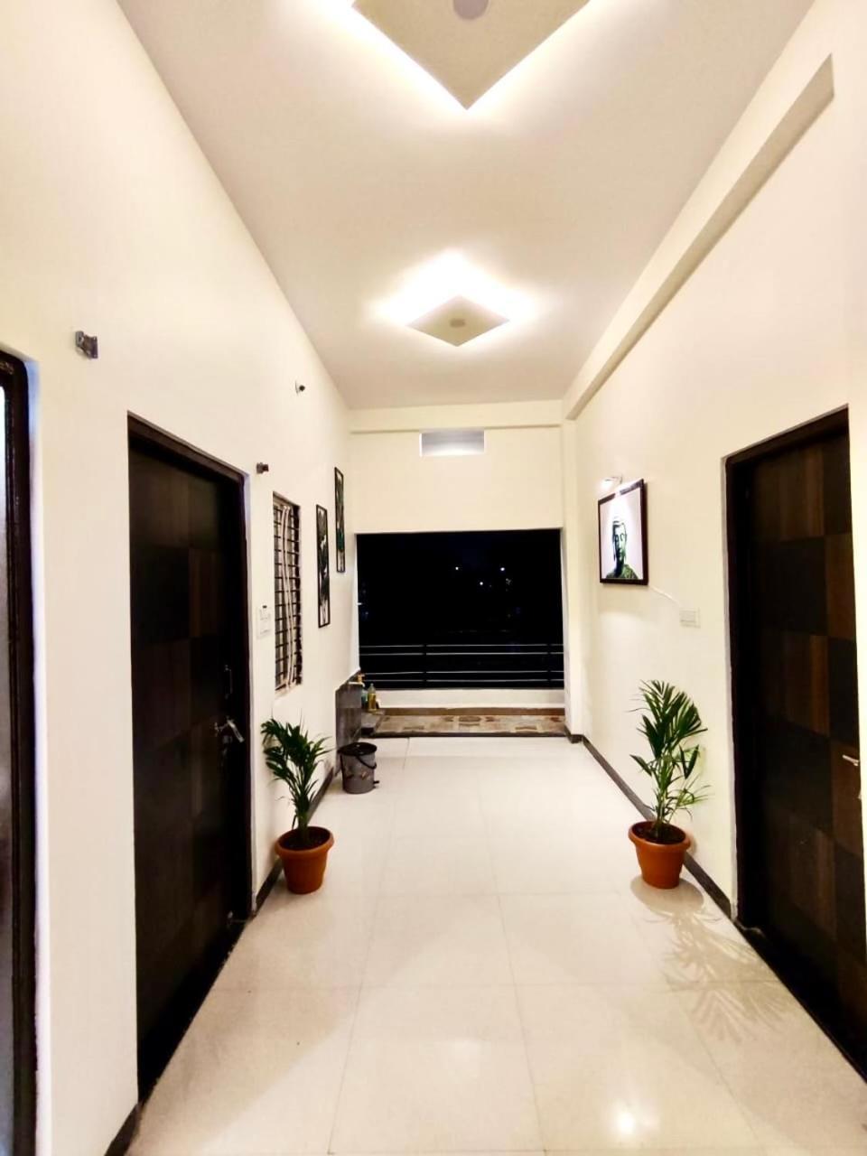 Villa Shivdwelling à Ujjain Extérieur photo